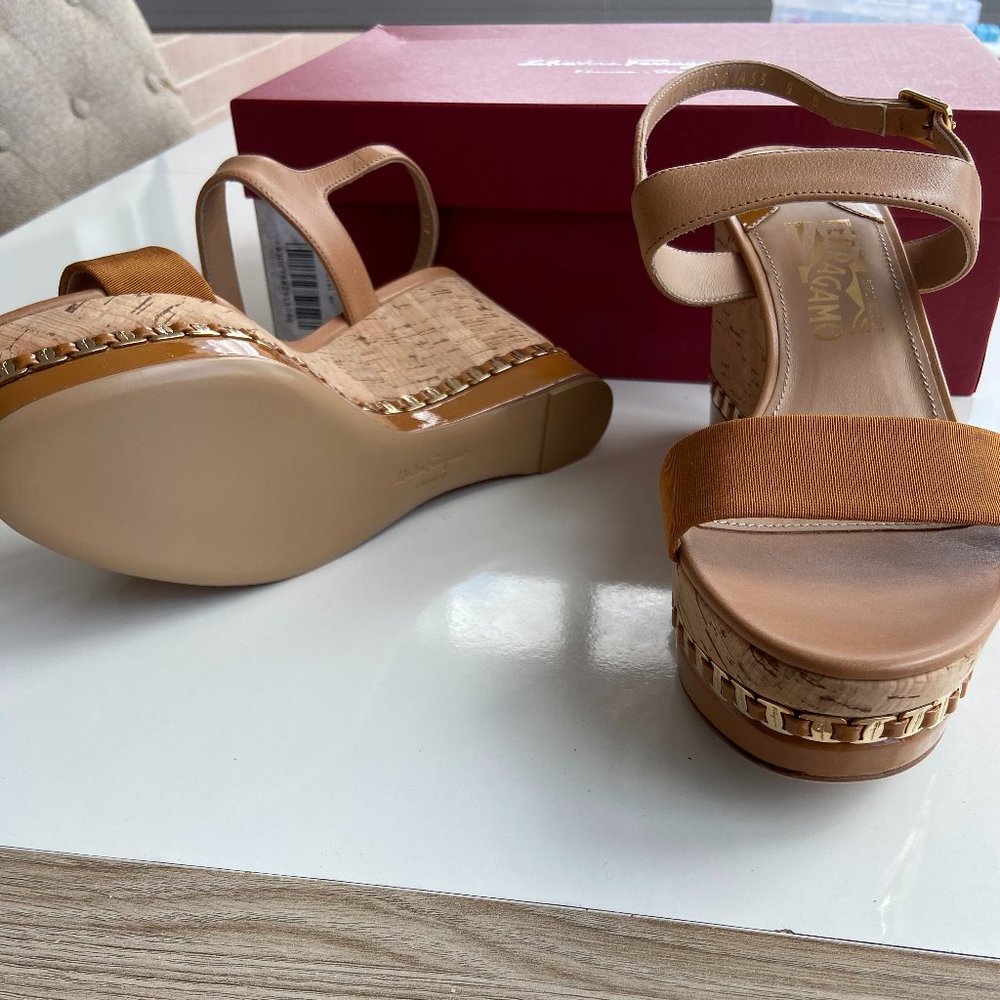 Salvatore Ferragamo Mollie Wedge Sandal Size 8.5B - Picture 5 of 7